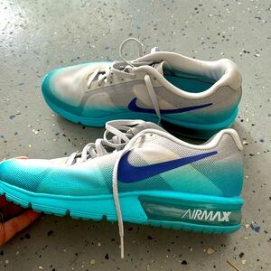 Women’s Nike air max